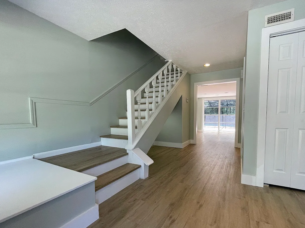 4 bed, 2.5 bath, 2220 sqft, $3,195 — Photo 2