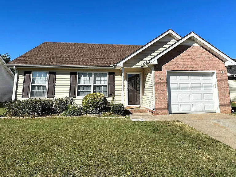 1824 Cason Trl — Photo 1