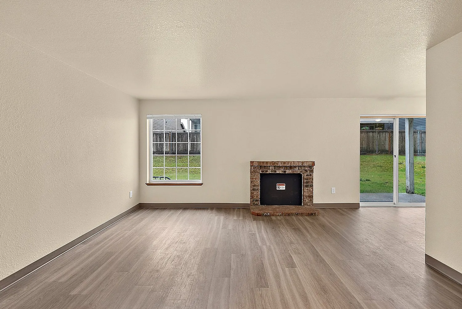 2 bed, 975 sqft, $1,600 — Photo 4