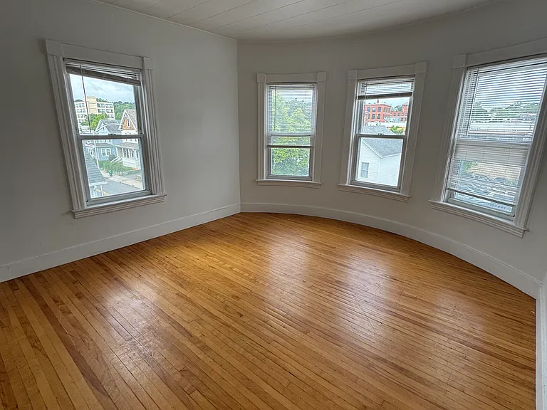 83 Canterbury St #3 — Photo 3