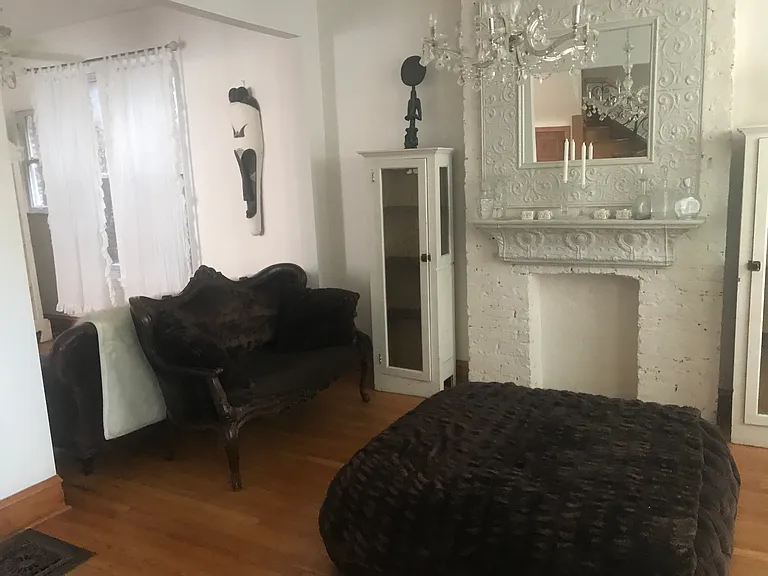 2113 W Walton St #1 — Photo 10