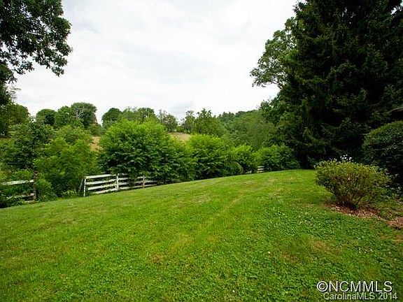2nd image of 18 Moffitt Hill Dr