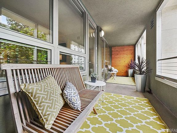 3rd image of 750 Van Ness Ave #V205