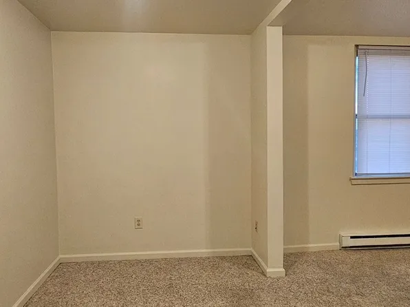 301 W 5th St APT 25, Lansdale, PA 19446