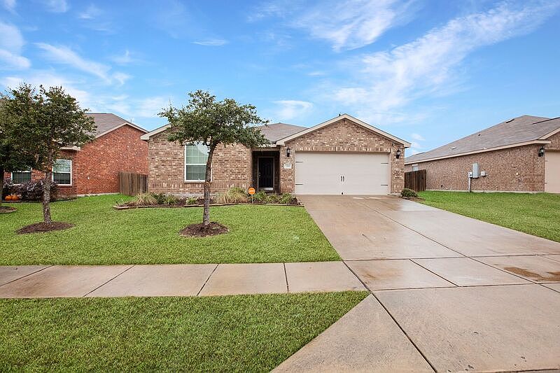 1st image of 308 Magnolia Dr