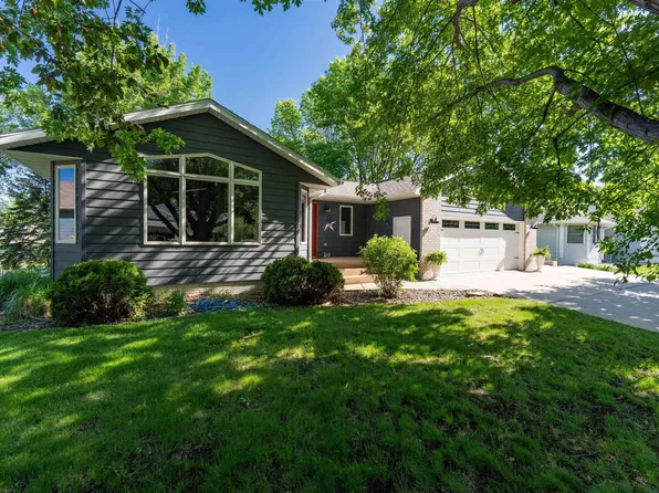 200 E 9th St, Crooks, SD 57020