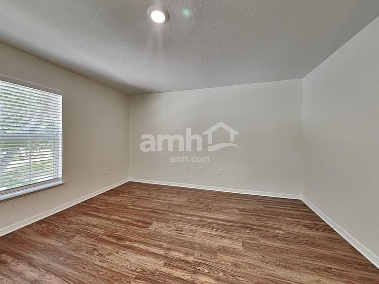 715 Valrico Hills Ln — Photo 8