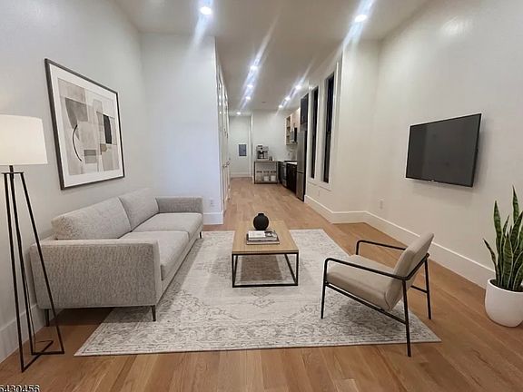 5th image of 50 Grace St #1B