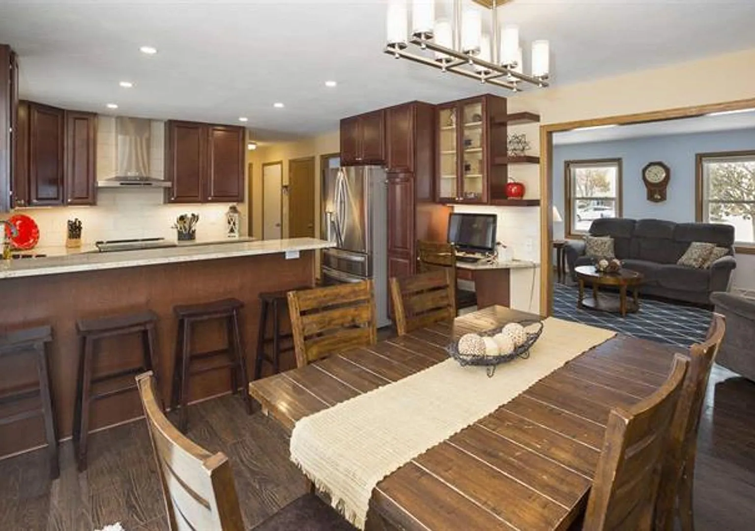 Updated Sun Prairie 3 bedroom home — Photo 2