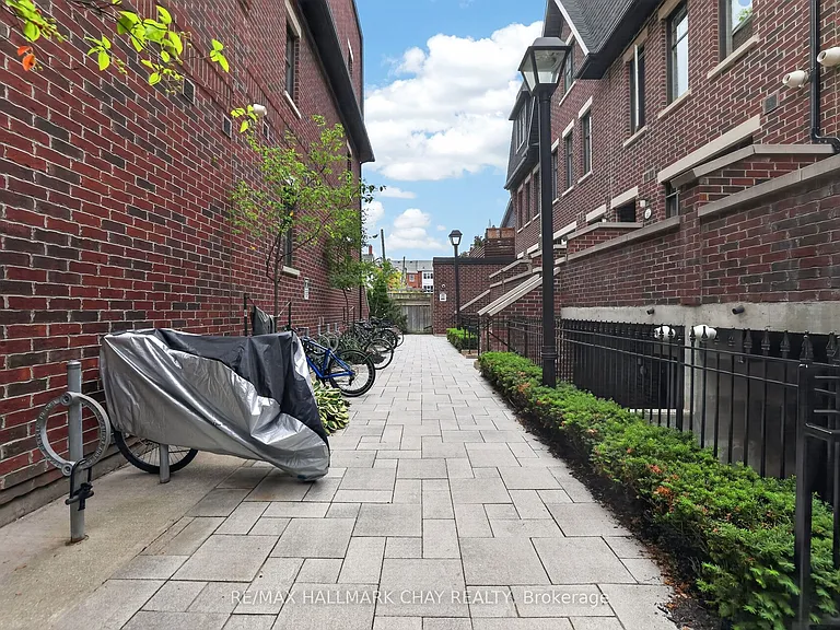 140 Broadview Ave #52 — Photo 2