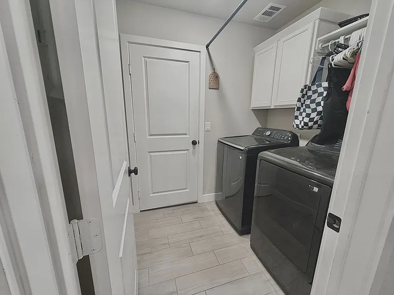 2409 Ranch Ave — Photo 23