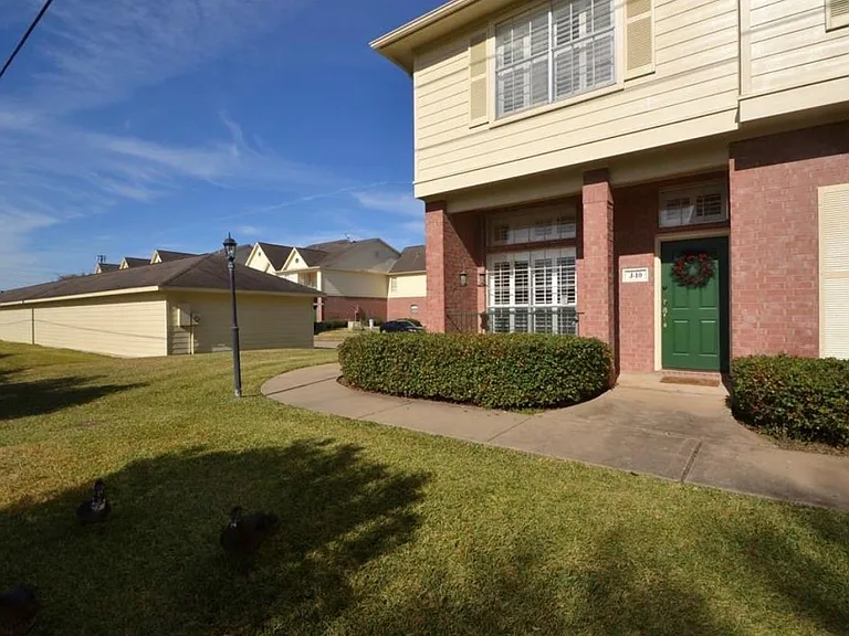 2710 Grants Lake Blvd #J10 — Photo 4