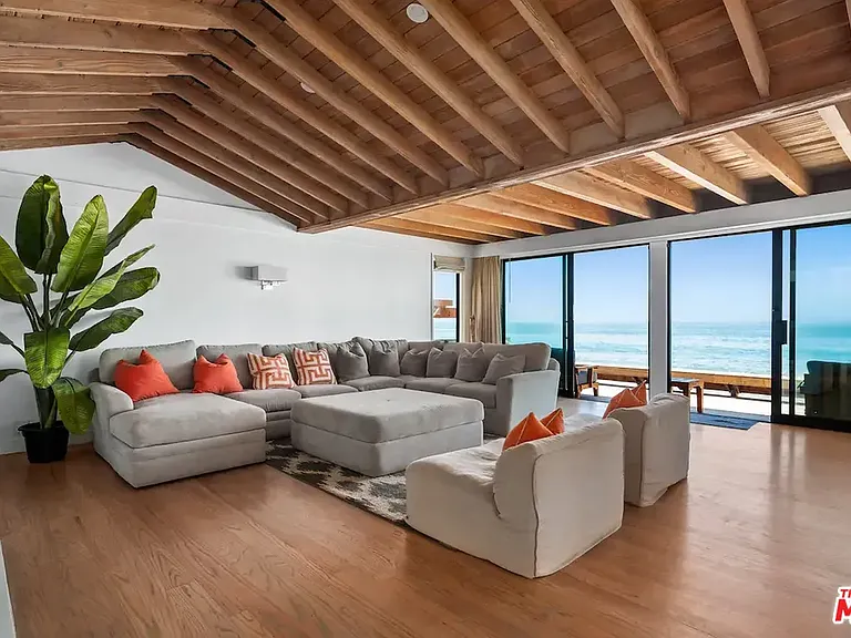 24608 Malibu Rd — Photo 14