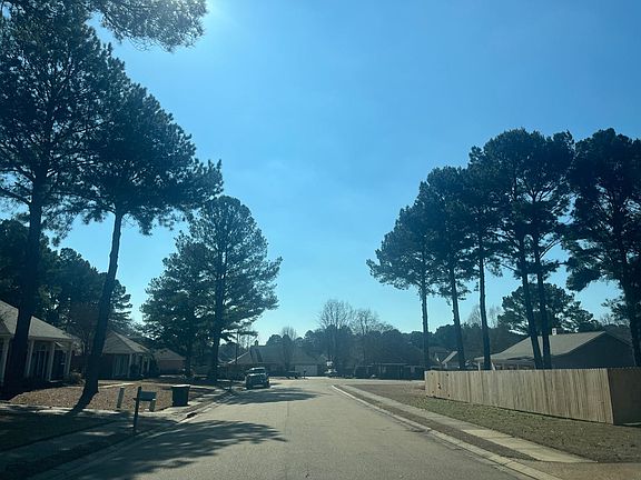 5th image of 100 N Ridge Dr