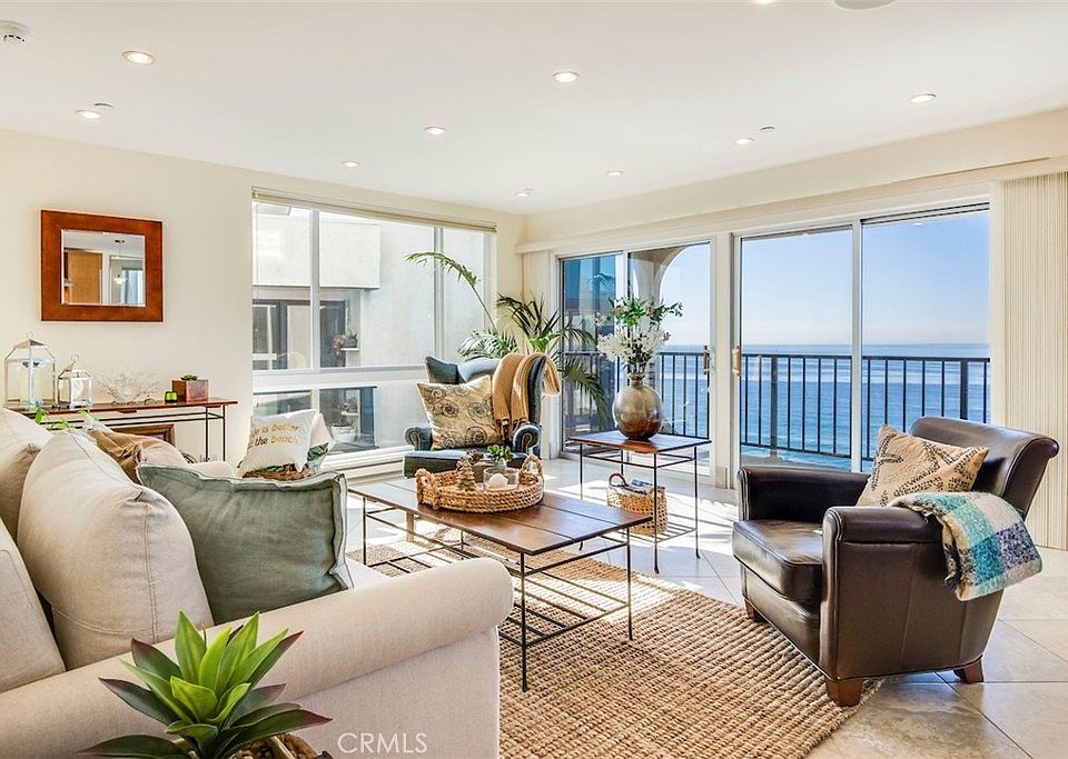 1st image of 565 Esplanade Unit 216