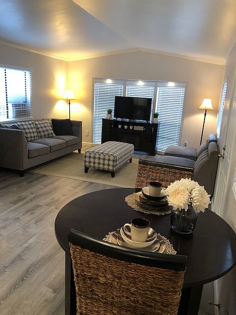 2nd image of 1680 Main St #3