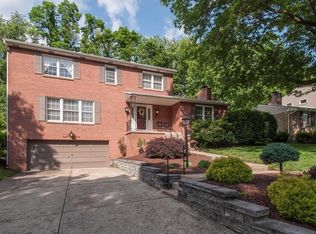 2082 Garrick Dr, Pittsburgh, PA