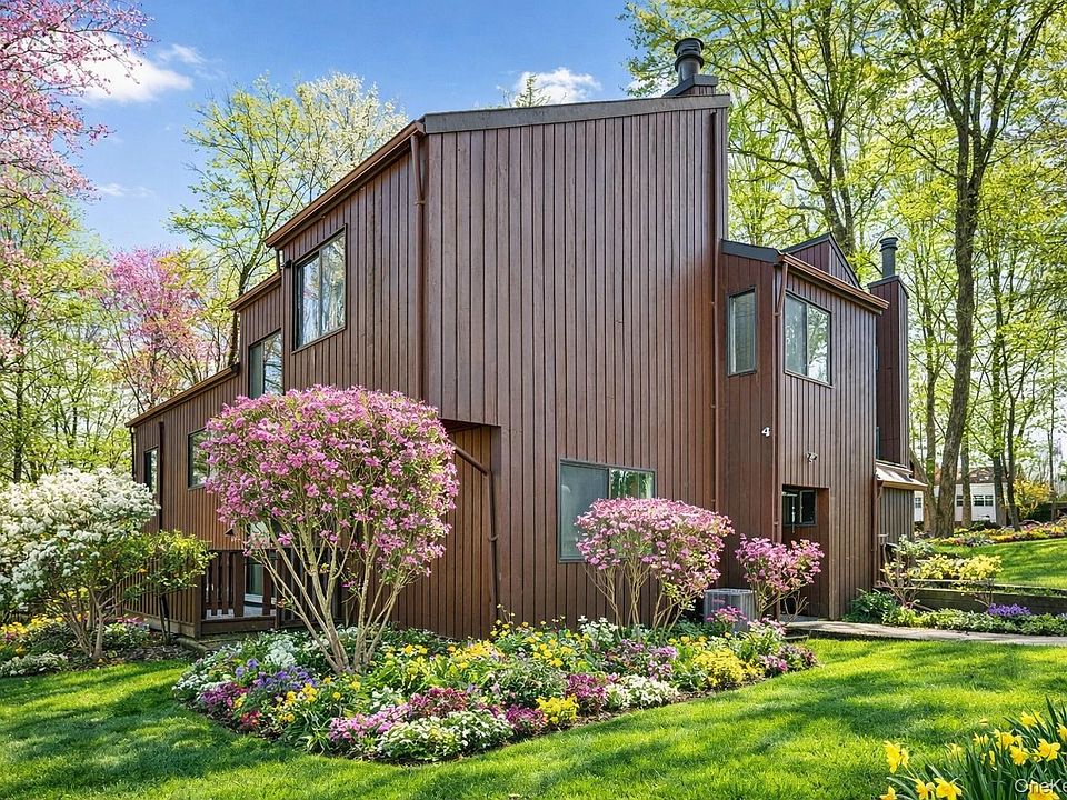 1st image of 4 Aspen Court