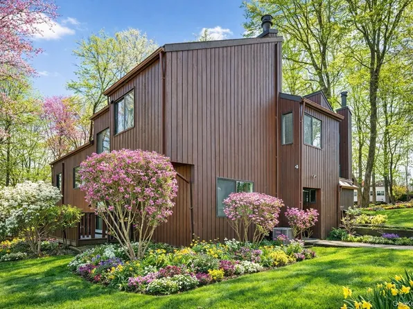 4 Aspen Court, Highland Mills, NY 10930