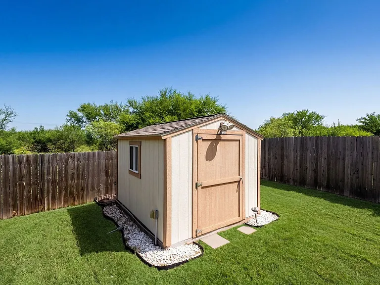 6097 Heron Dr — Photo 38