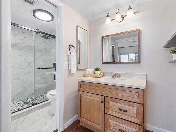 4th image of 3955 N Nob Hill Road #404