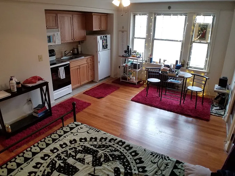 Mayflower Apartments — Photo 20