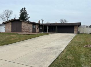 8552 Tamarack Dr, Shelby Township, MI