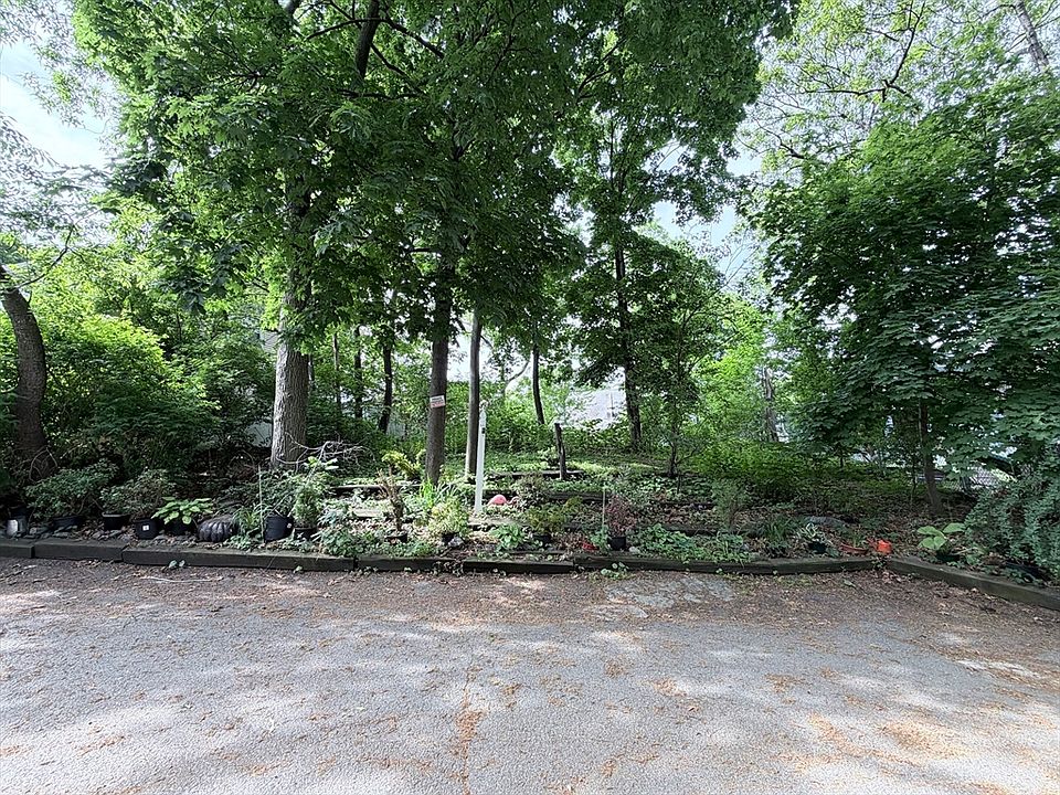 1st image of LOT 201 Rock Glen Cres #201