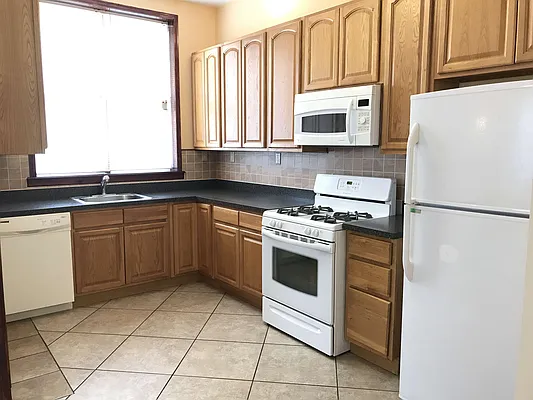 Rented by NY Space Finders Inc. | media 4