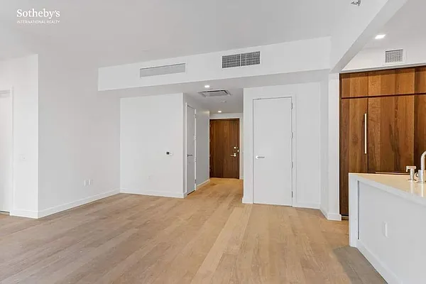 Rented by Sotheby's International Realty | media 18