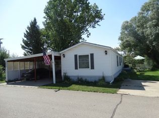 1042 Mountain View Dr, Lewistown, MT 59457