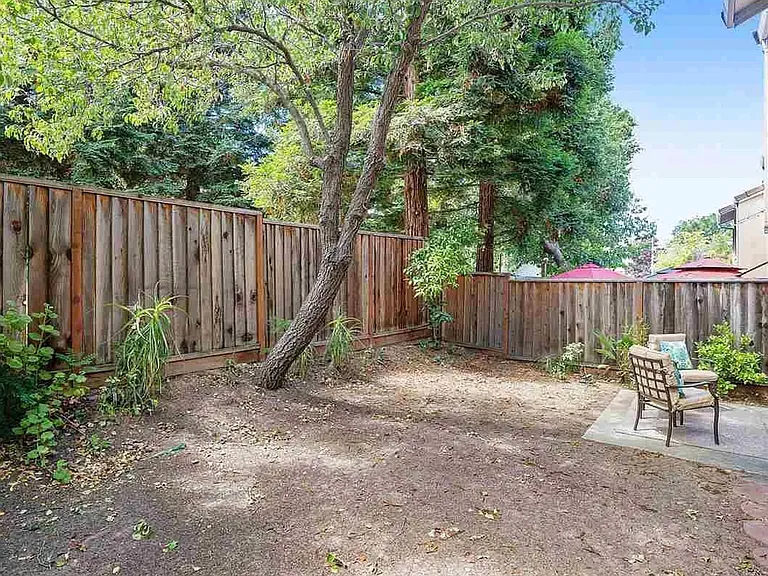 1058 Deer Oak Pl — Photo 18