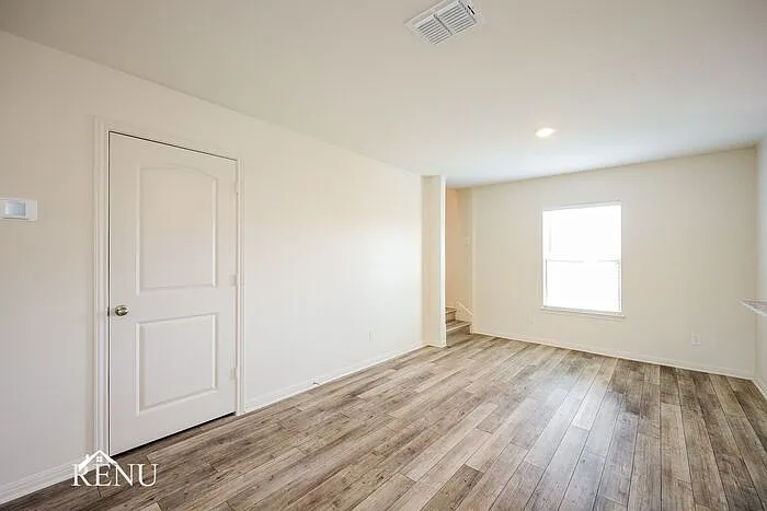 2902 Citron Gdn — Photo 15