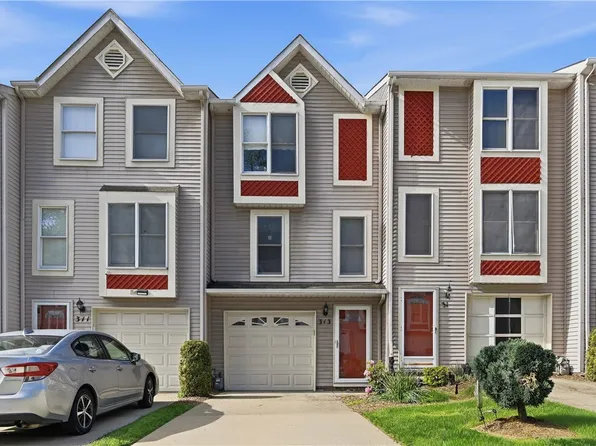 313 Hamlet Ct, Pittsburgh, PA 15227