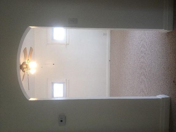 3rd image of 5568 Elizabeth Ave