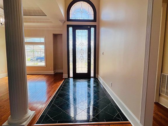 5th image of 205 Ravine Run Dr