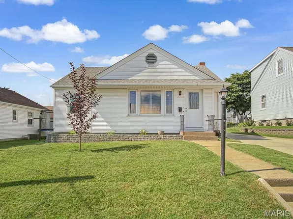 317 Walnut St, Waterloo, IL 62298