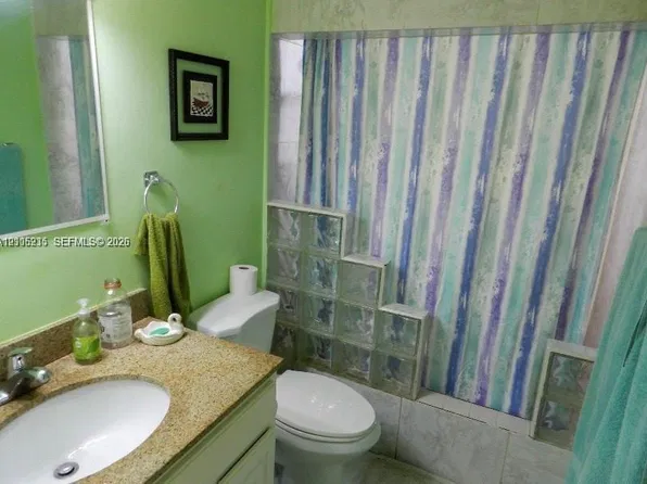 5495 NW 10th Ct APT 208, Plantation, FL 33313