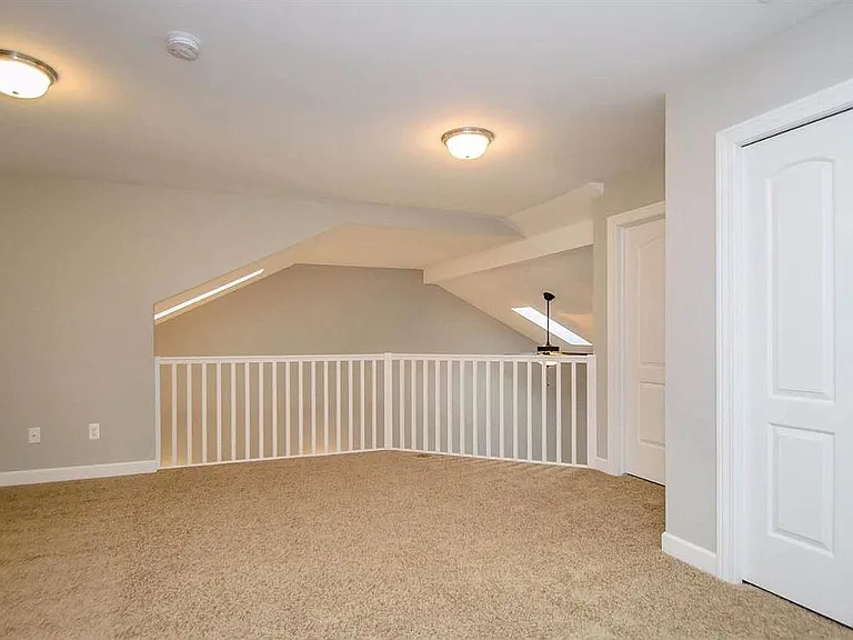 108 E Henry St #809 — Photo 14