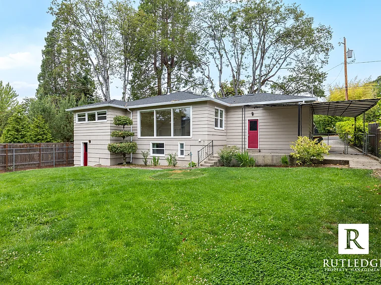 2000 Westerlund Dr — Photo 27