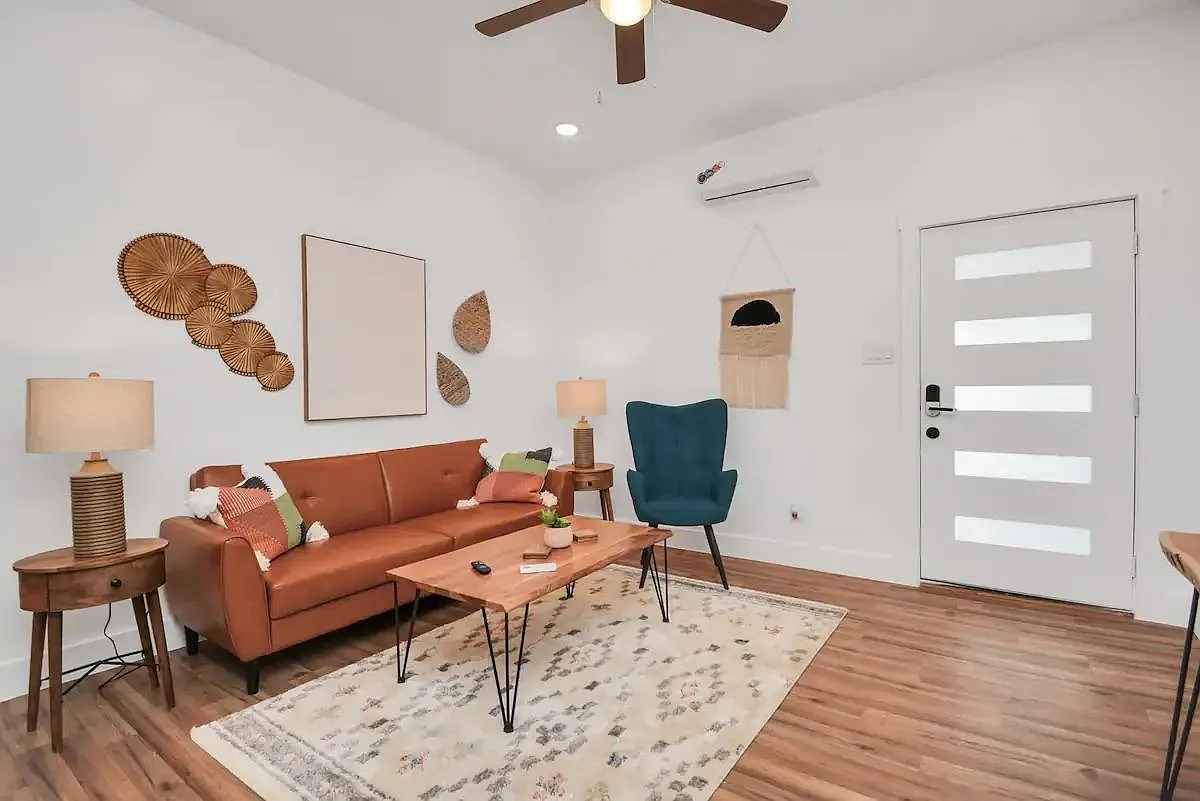 2825 Ball St — Photo 1