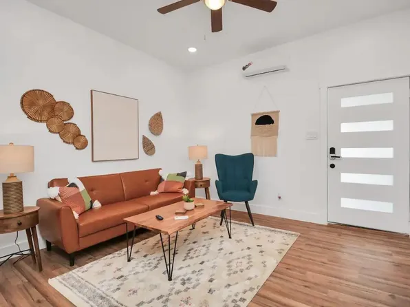2825 Ball St, Galveston, TX