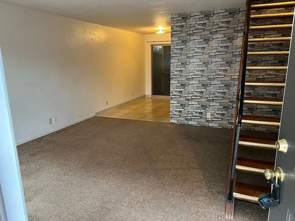 5312 Main St