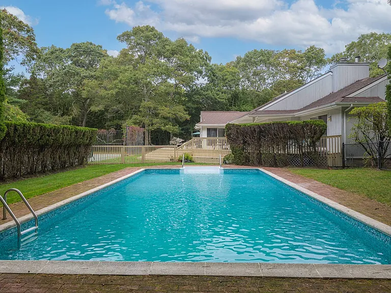 21 Woodland Way — Photo 18