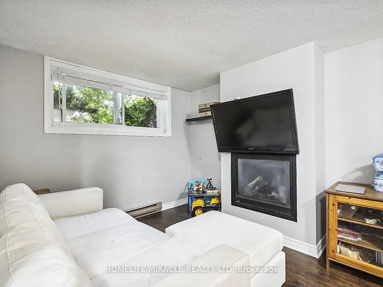 262 Patricia Ave #2 — Photo 18