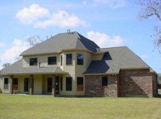 306 Arrowwood St, Lake Jackson, TX 77566