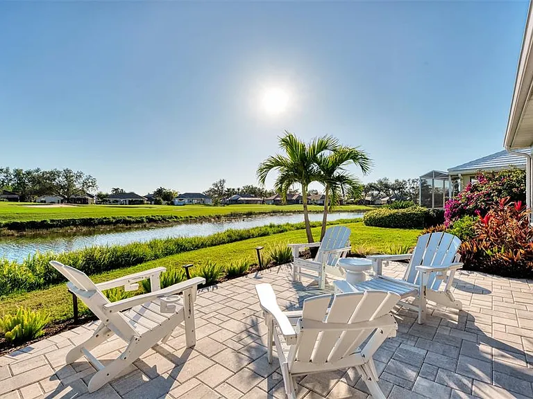 561 Fallbrook Dr — Photo 45