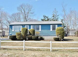 6 Summer St, Narragansett, RI 02882