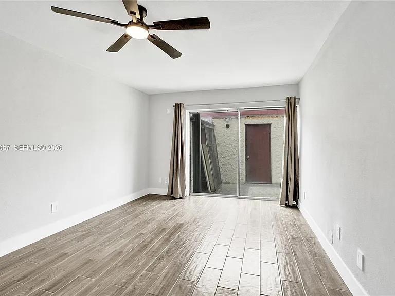 9540 NW 65th St #D8 — Photo 18