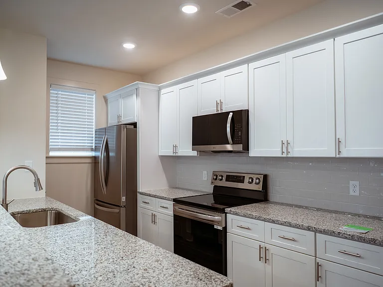 Jackson Walk Apartments — Photo 42